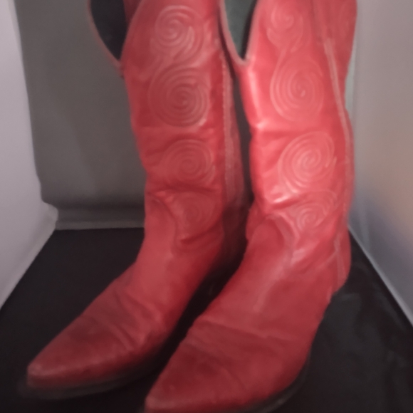 ? Shoes - Elegant Red Swirl Heeled Boots